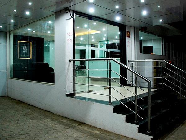Hotel Sai Srushti Shirdi Zewnętrze zdjęcie