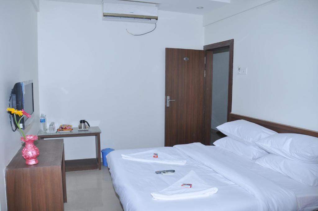Hotel Sai Srushti Shirdi Zewnętrze zdjęcie